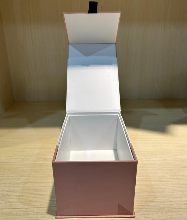 Custom folded color box with glossy finish